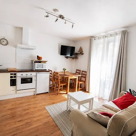 Appartement Avec Balcon Et Wi-fi Au Centre De - Fr-1-812-65 *